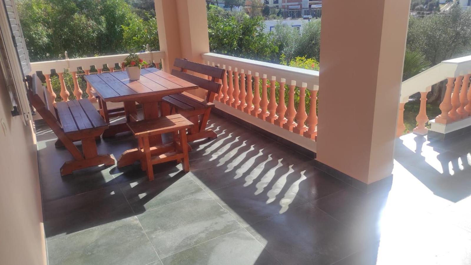 Four Seasons Apartments