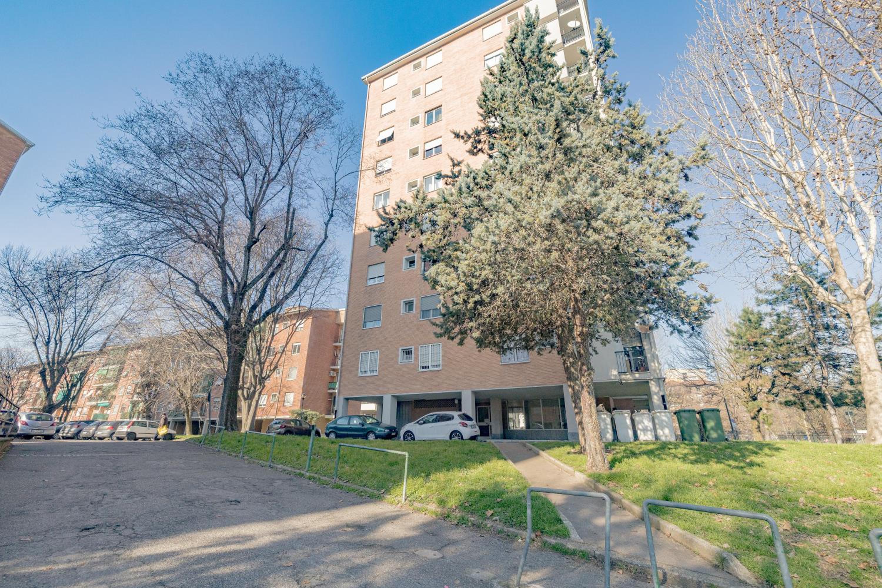 Niguarda Hospital M5 Lilla 10 Home Away WiFi AC