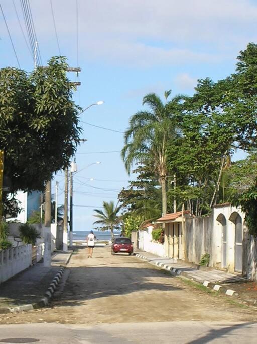 Beach House Pool in Bertioga – Just 90m from Beach