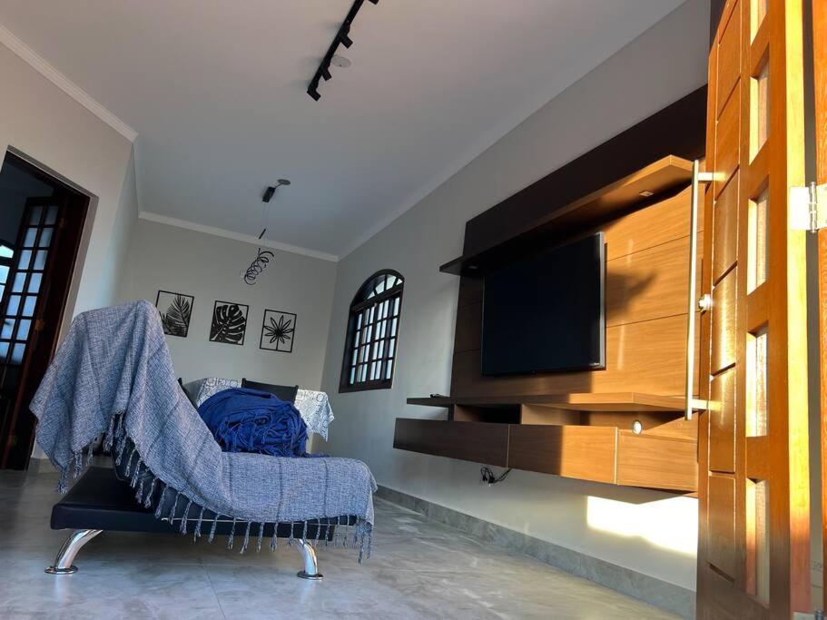 Beach House Pool in Bertioga – Just 90m from Beach