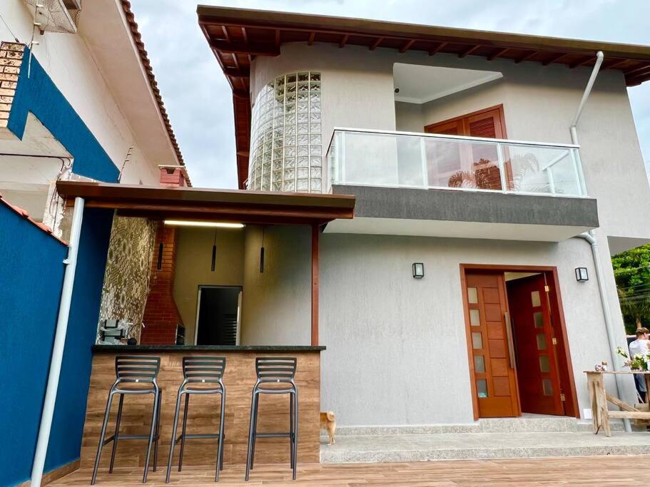Beach House Pool in Bertioga – Just 90m from Beach