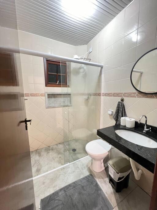 Beach House Pool in Bertioga – Just 90m from Beach