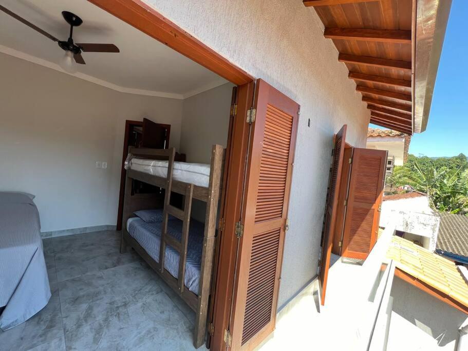 Beach House Pool in Bertioga – Just 90m from Beach