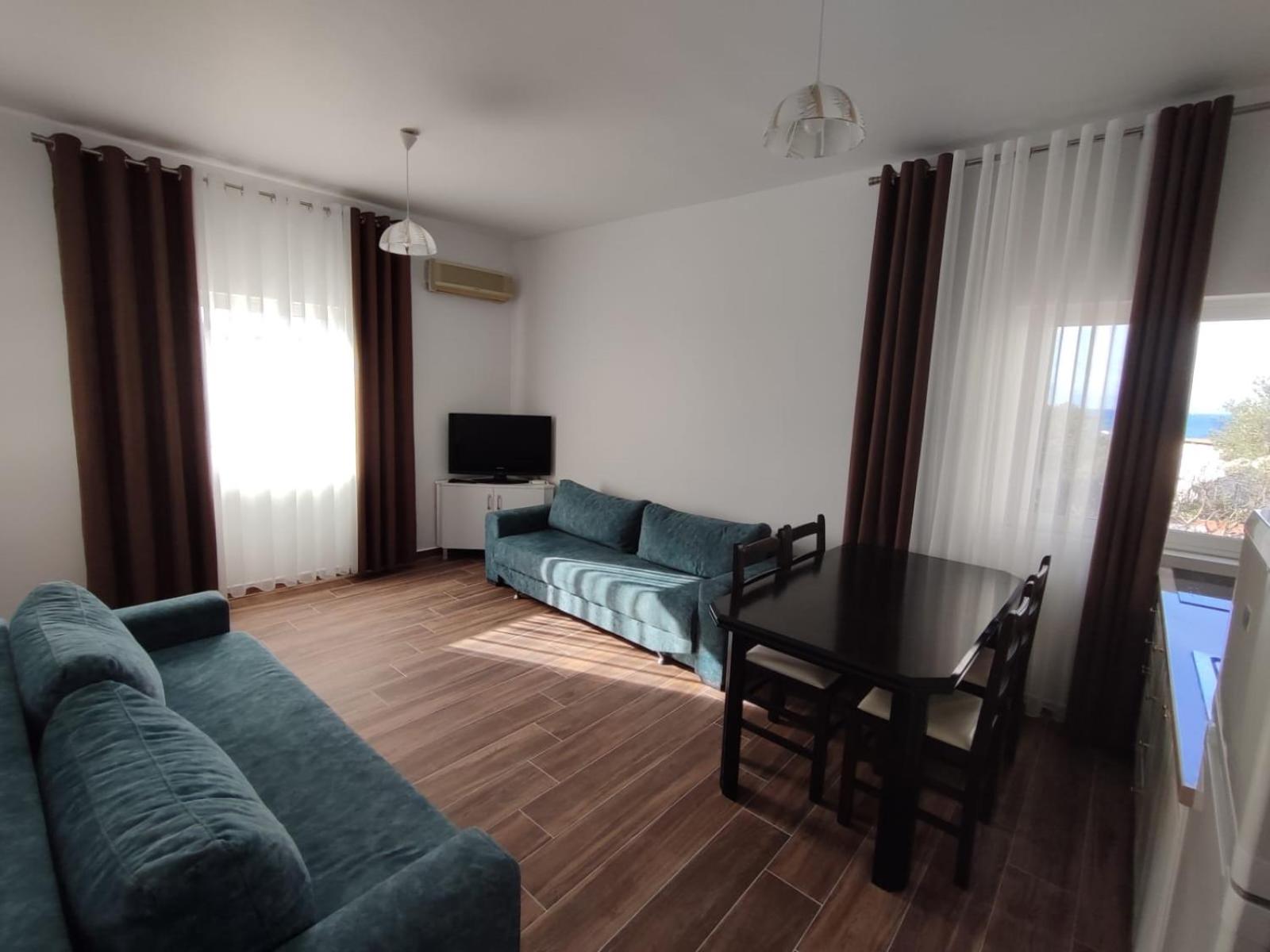 Four Seasons Apartments