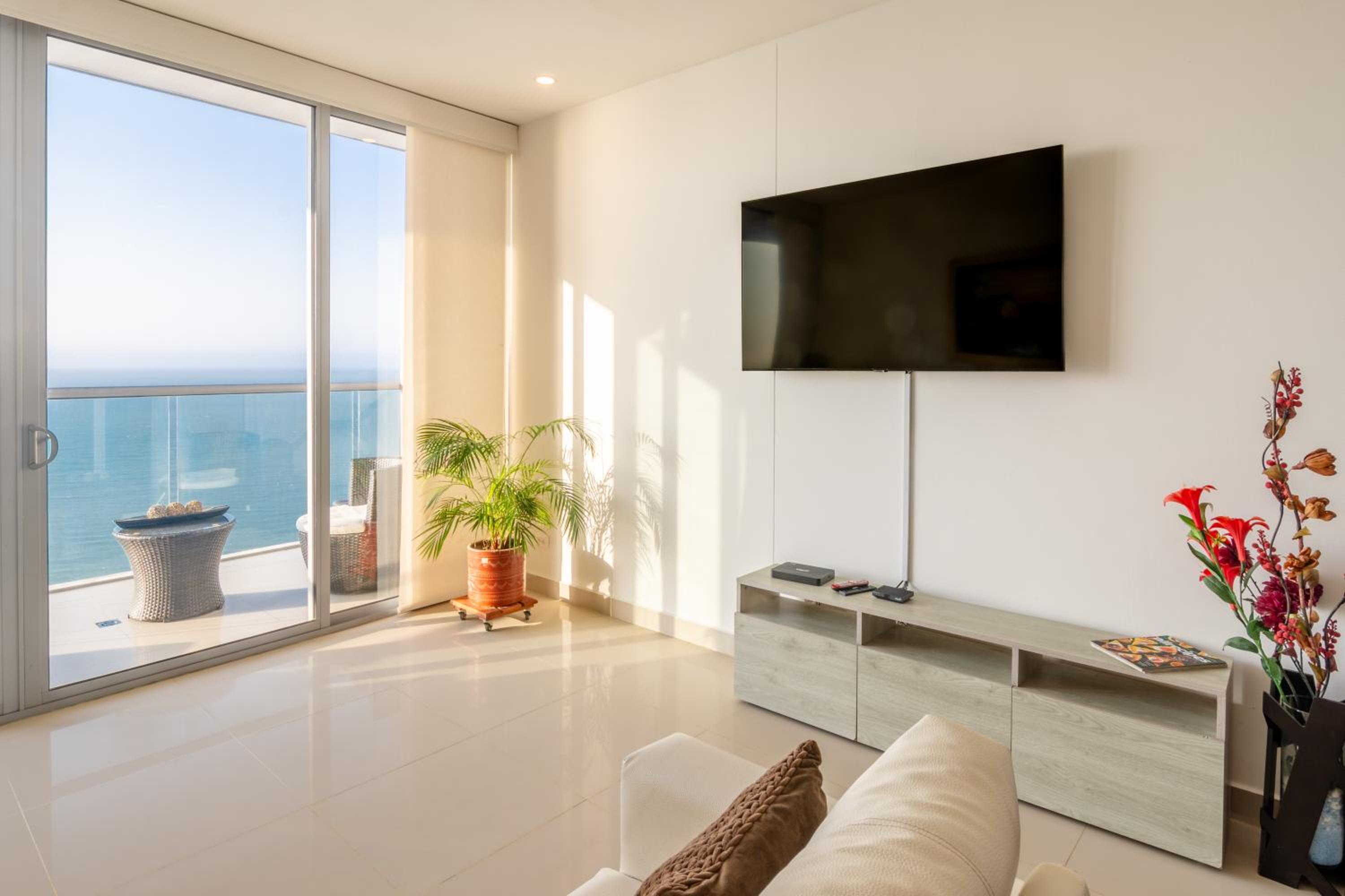 41st Fl Beach Condo in Bocagrande