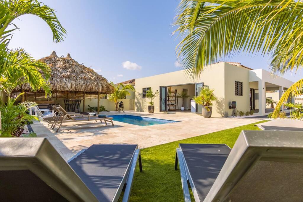 Villa Mambo Royale