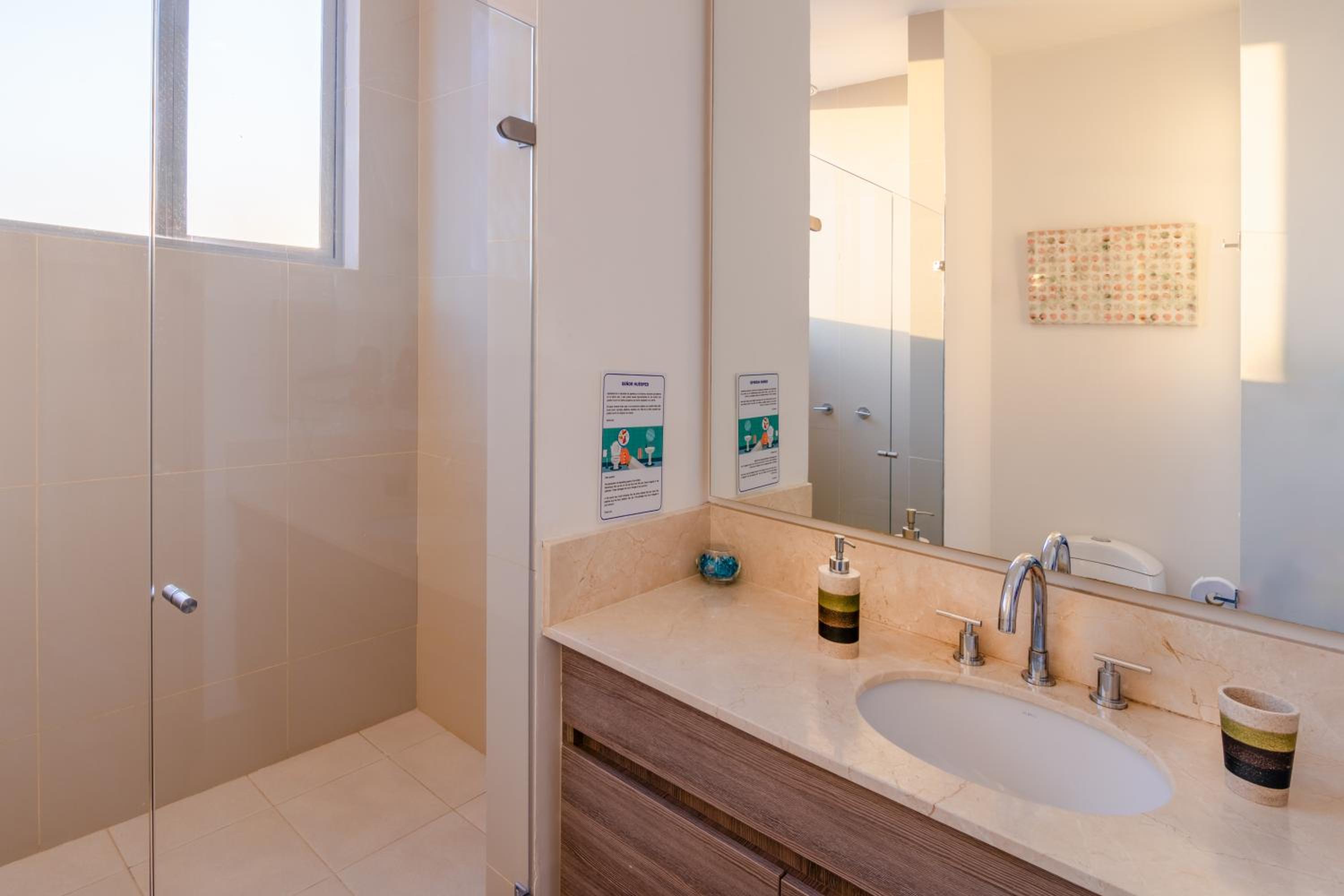41st Fl Beach Condo in Bocagrande