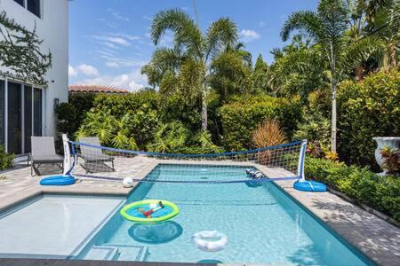 VILLA MAGNOLIA-with heated pool-by VIAC