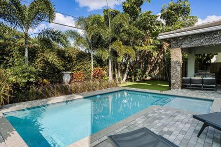 VILLA MAGNOLIA-with heated pool-by VIAC