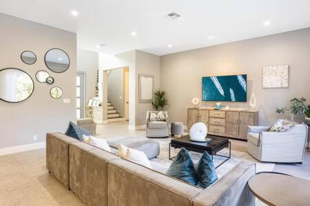 VILLA MAGNOLIA-with heated pool-by VIAC