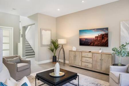 VILLA MAGNOLIA-with heated pool-by VIAC