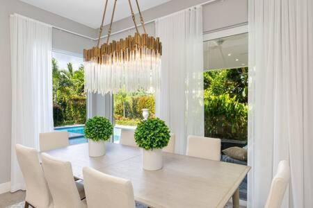 VILLA MAGNOLIA-with heated pool-by VIAC