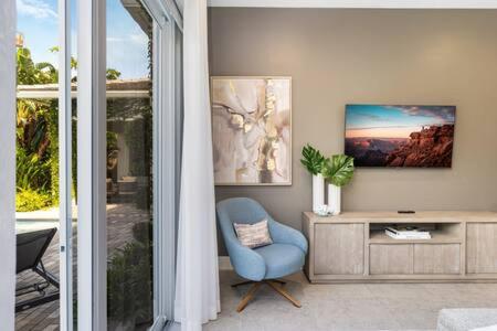 VILLA MAGNOLIA-with heated pool-by VIAC