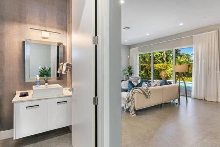 VILLA MAGNOLIA-with heated pool-by VIAC