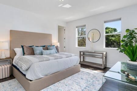 VILLA MAGNOLIA-with heated pool-by VIAC