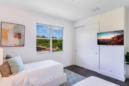 VILLA MAGNOLIA-with heated pool-by VIAC