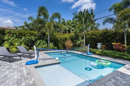 VILLA MAGNOLIA-with heated pool-by VIAC