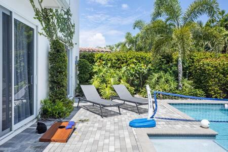VILLA MAGNOLIA-with heated pool-by VIAC