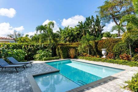 VILLA MAGNOLIA-with heated pool-by VIAC