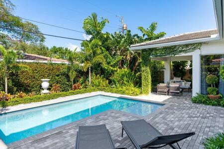 VILLA MAGNOLIA-with heated pool-by VIAC