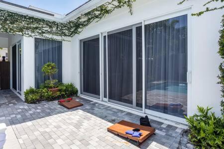 VILLA MAGNOLIA-with heated pool-by VIAC