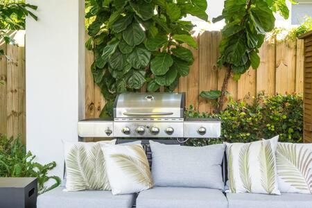 VILLA MAGNOLIA-with heated pool-by VIAC