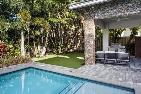 VILLA MAGNOLIA-with heated pool-by VIAC