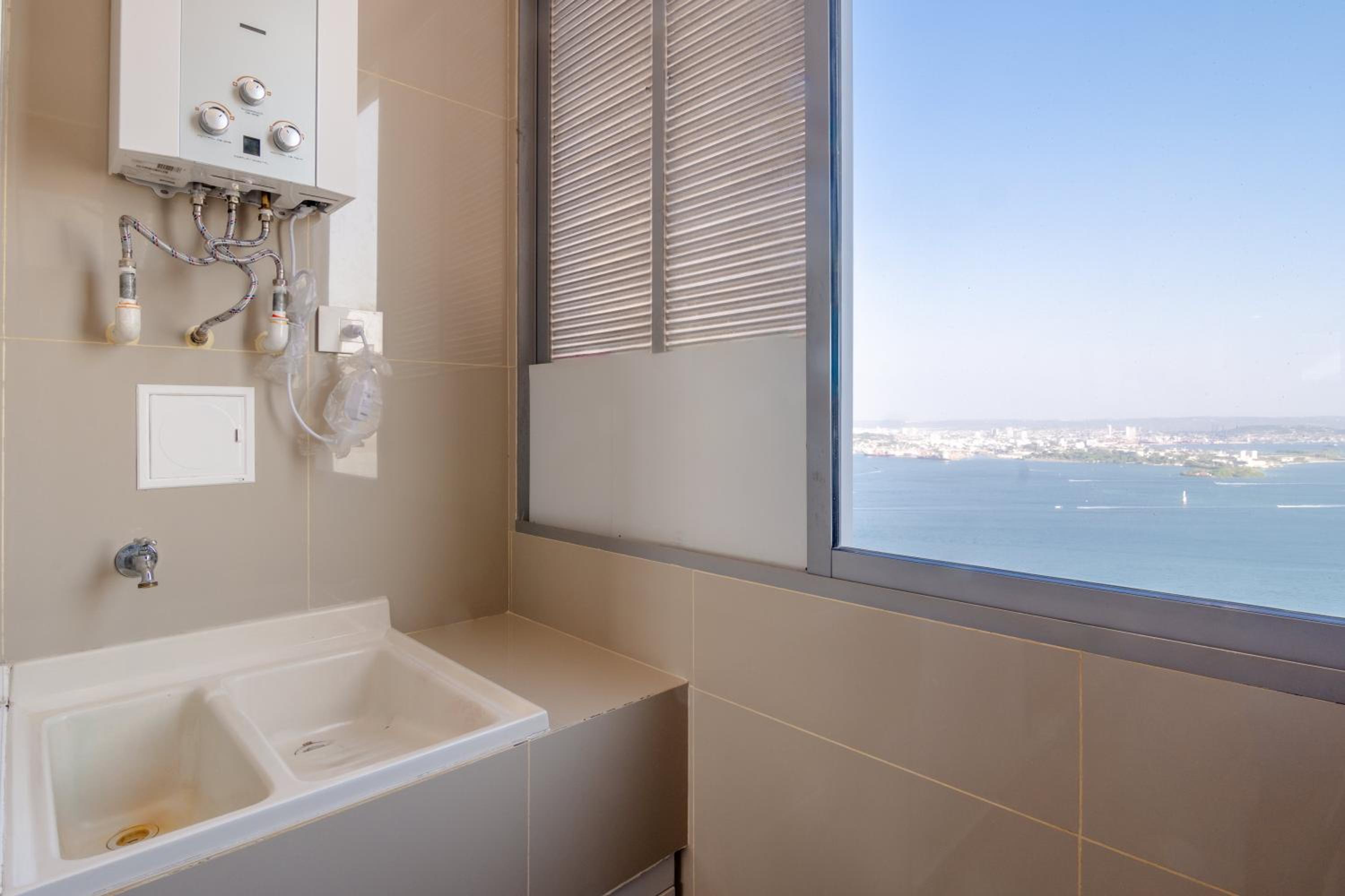 41st Fl Beach Condo in Bocagrande