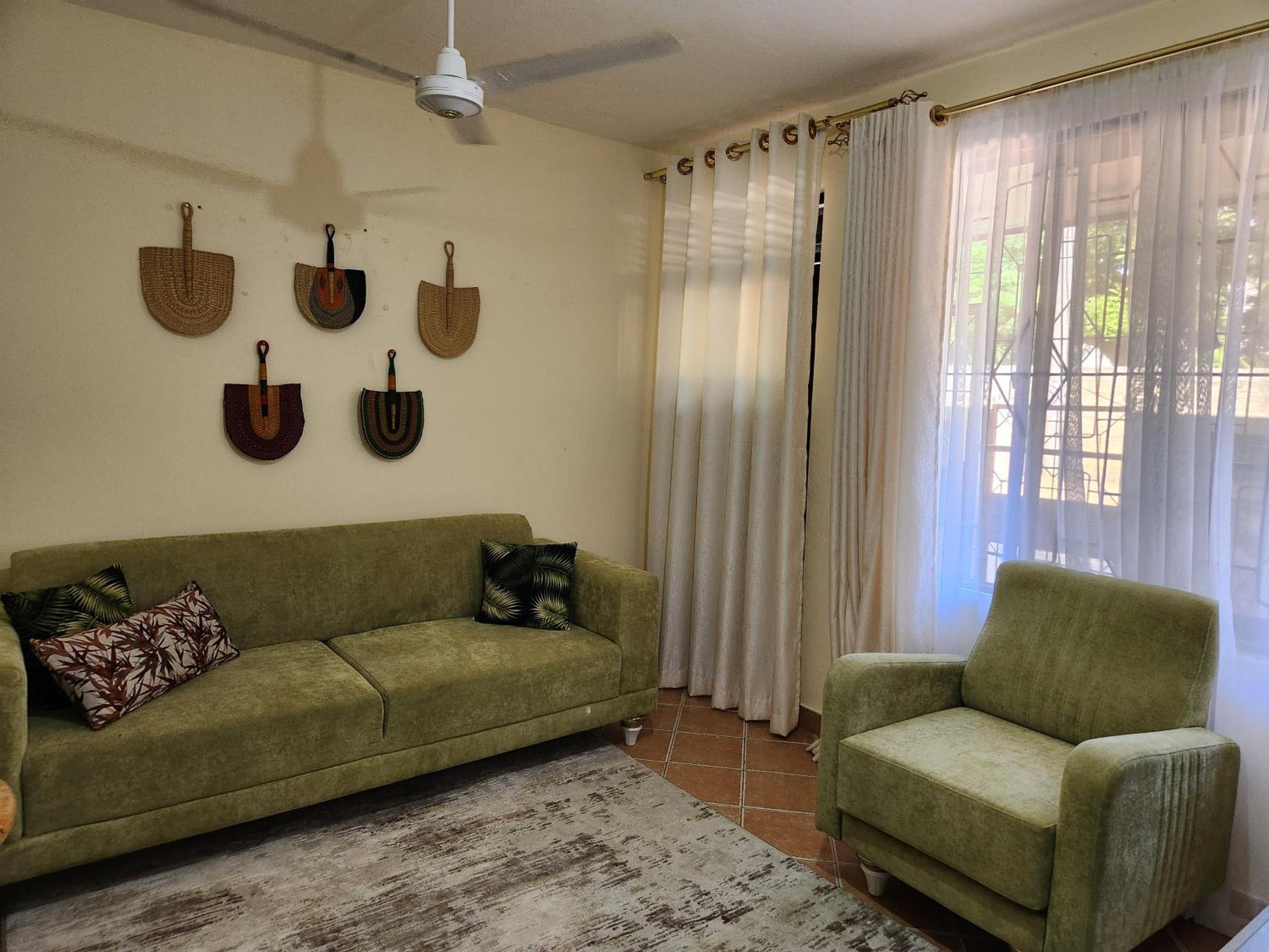 Cosy Living near Bofa Beach view 2