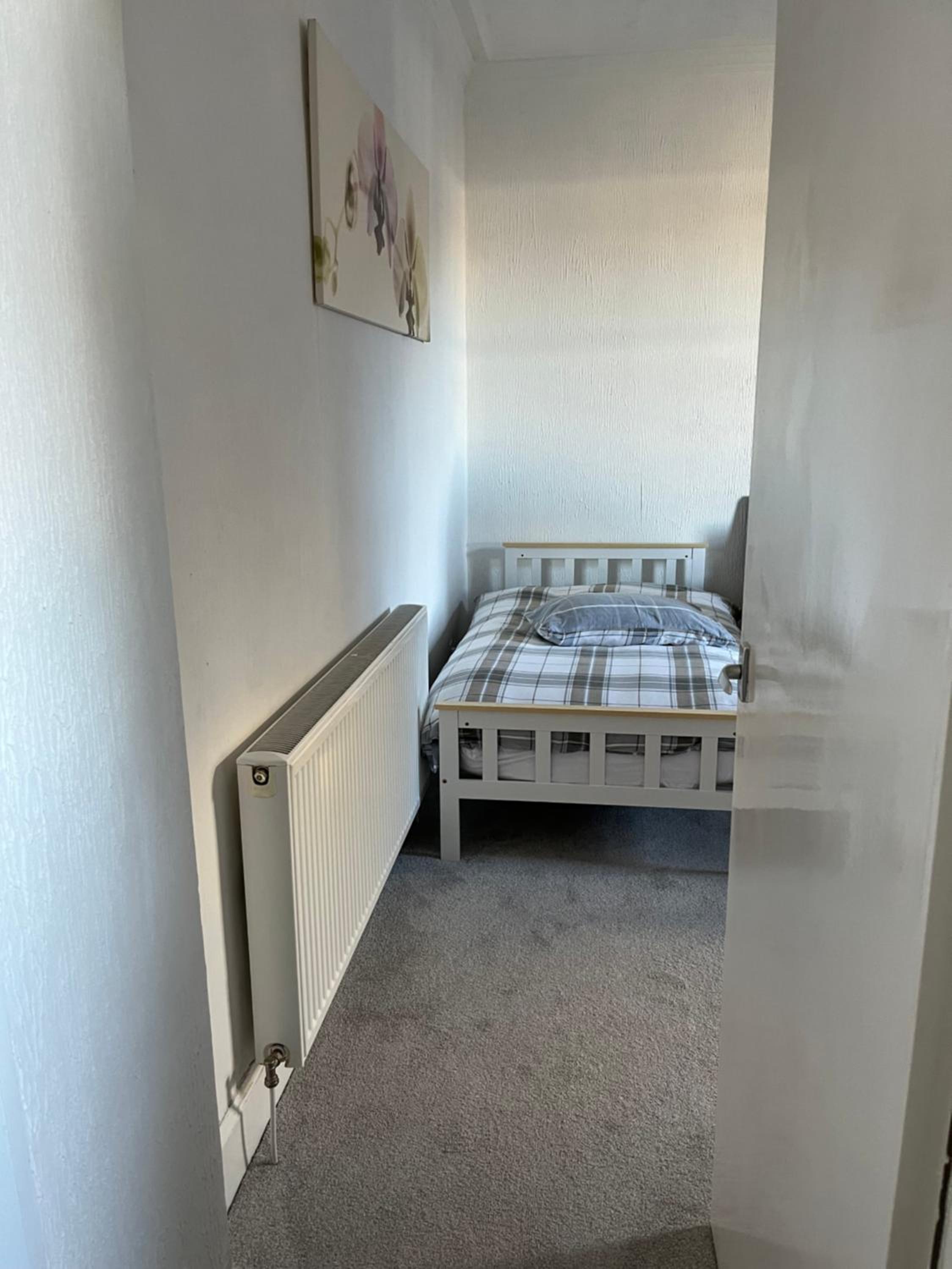 Luxury 1BR Flat Central Dumfries Self Check-in, Parking, Wi-Fi