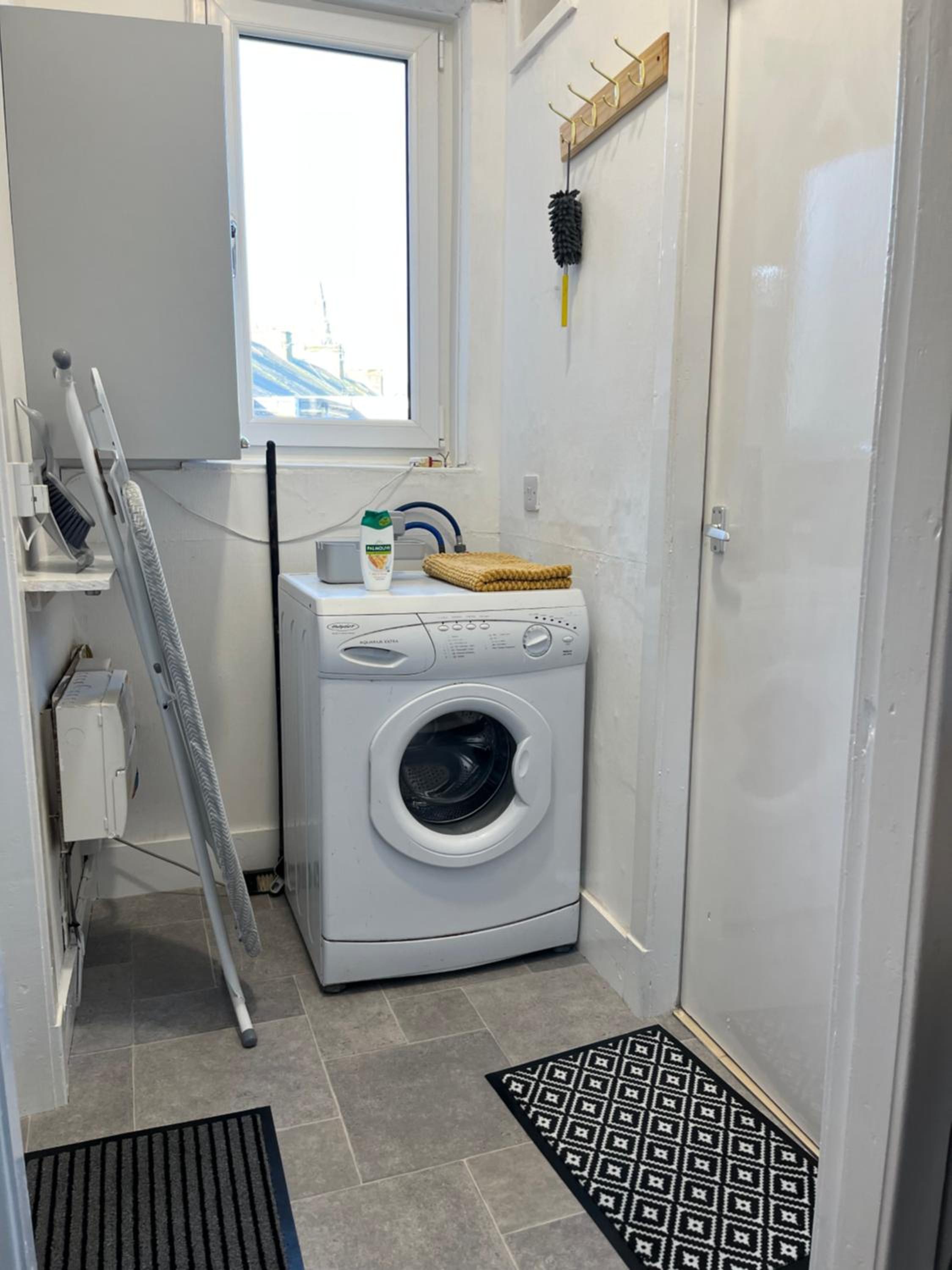 Luxury 1BR Flat Central Dumfries Self Check-in, Parking, Wi-Fi