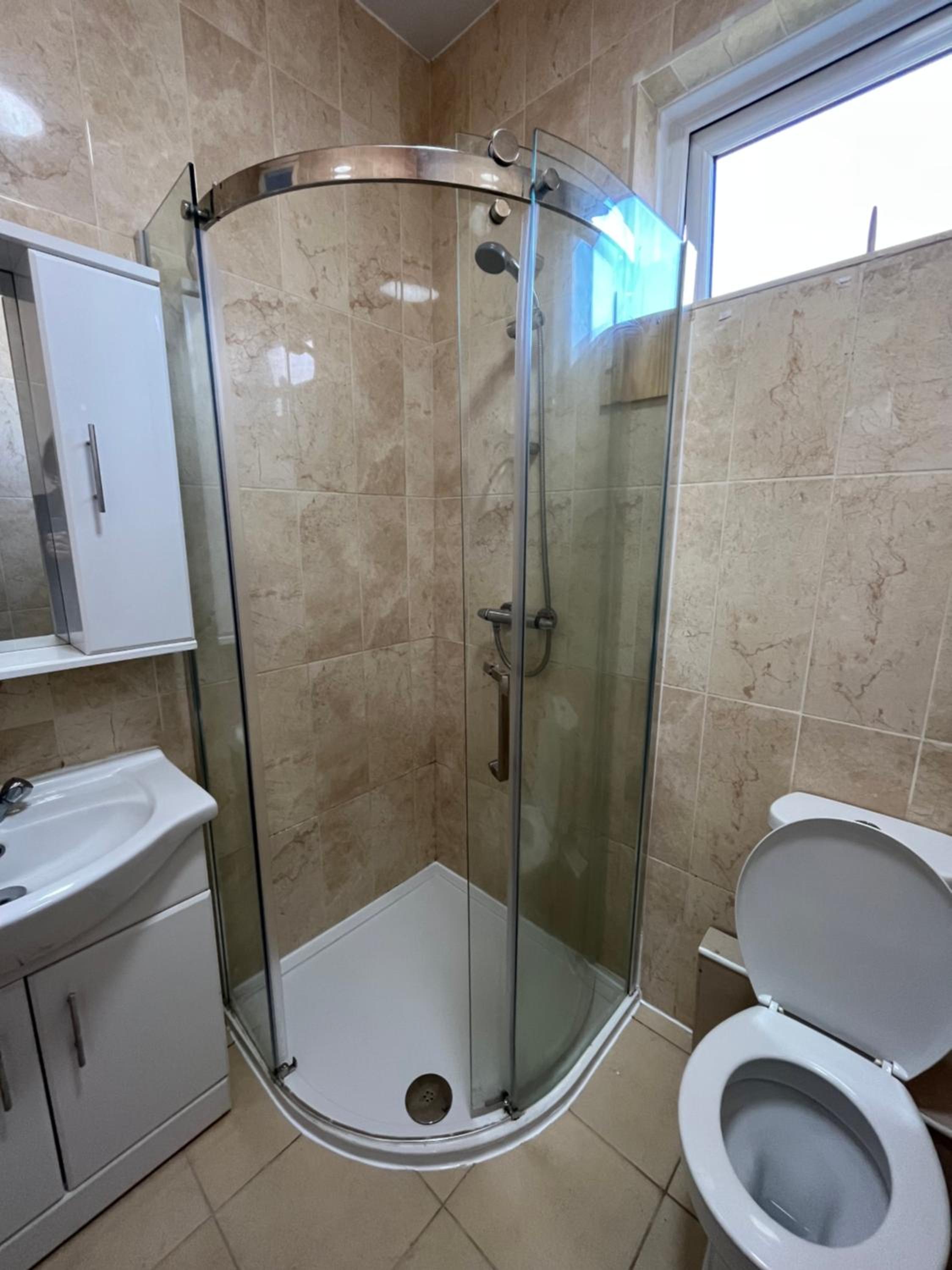 Luxury 1BR Flat Central Dumfries Self Check-in, Parking, Wi-Fi