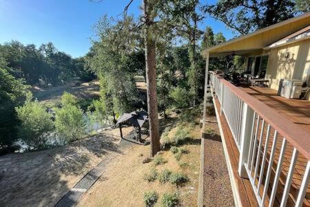 Creekside Dream Game Room Sleeps 12 bbq near town view 5