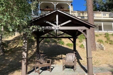 Creekside Dream Game Room Sleeps 12 bbq near town view 2
