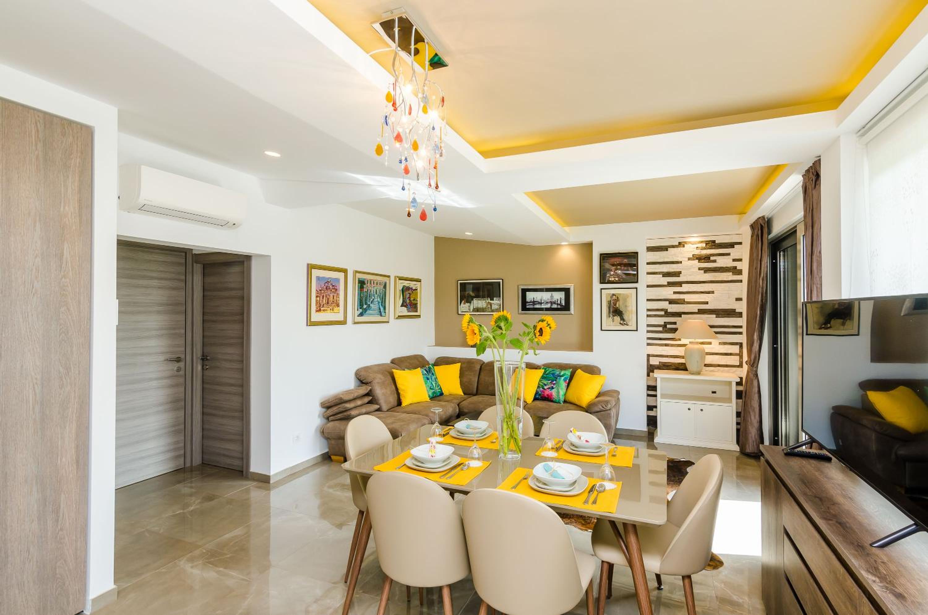 Villa Dolores Apartments