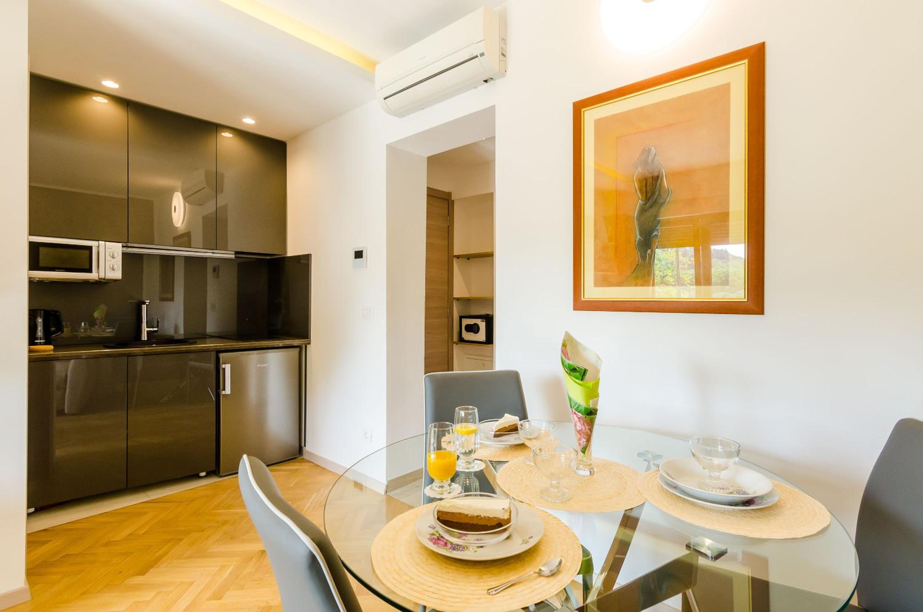 Villa Dolores Apartments