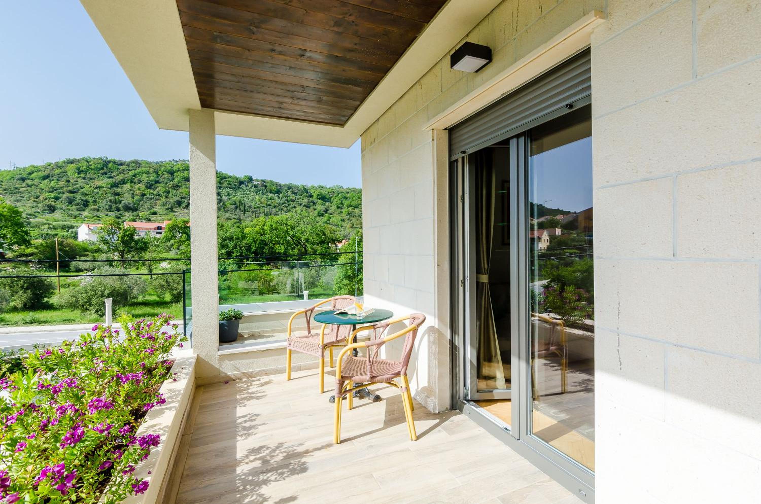 Villa Dolores Apartments