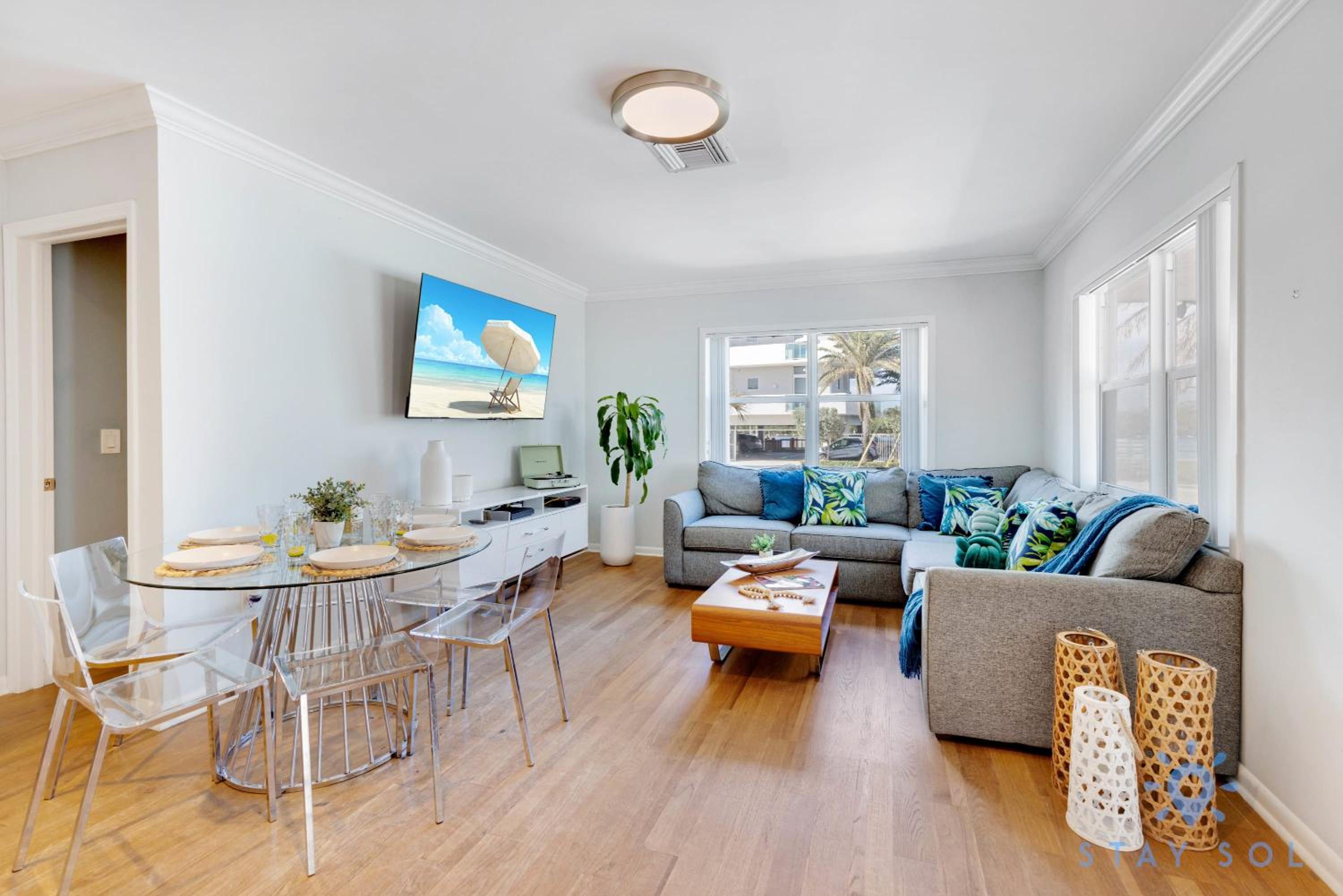 Beach Paradise, Family - Friendly, Free Parking view 2