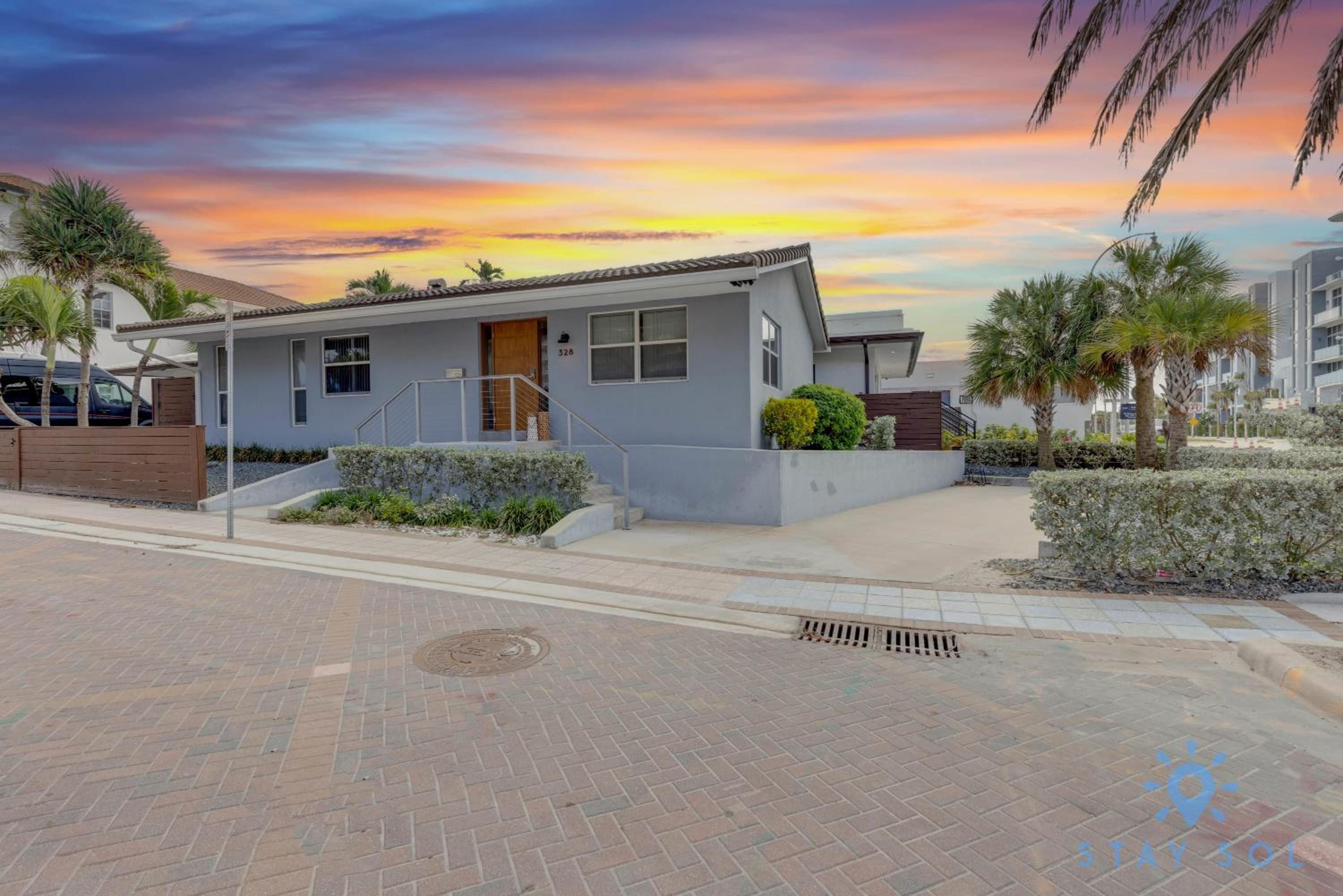 Beach Paradise, Family - Friendly, Free Parking view 5