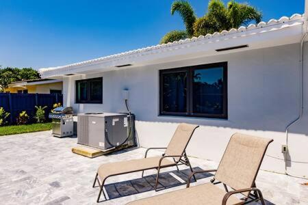 BnB Hyperion - Sunny Oasis w Pool & Florida Room