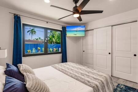 BnB Hyperion - Sunny Oasis w Pool & Florida Room