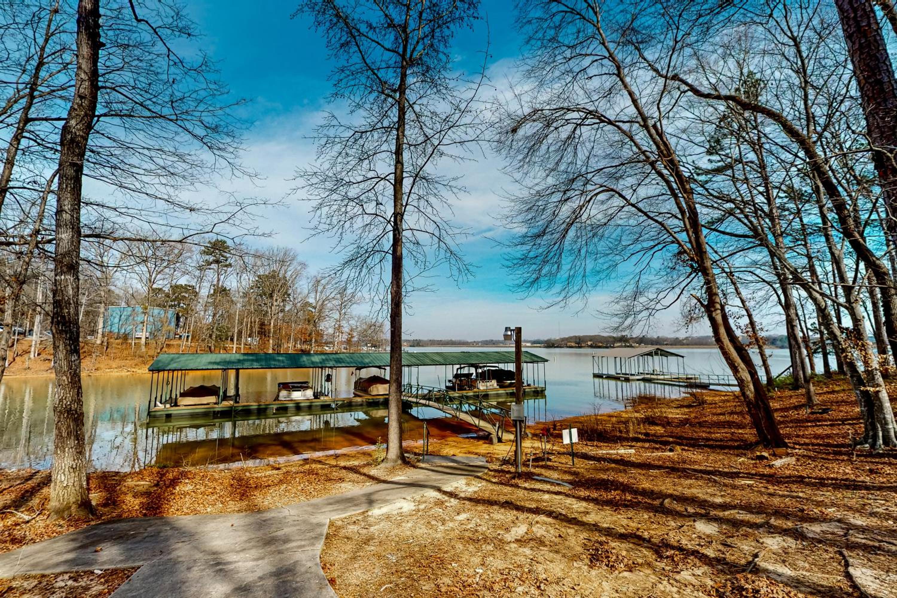 Boat Dock Lake-View Retreat 5 Mi to Dtwn Clemson