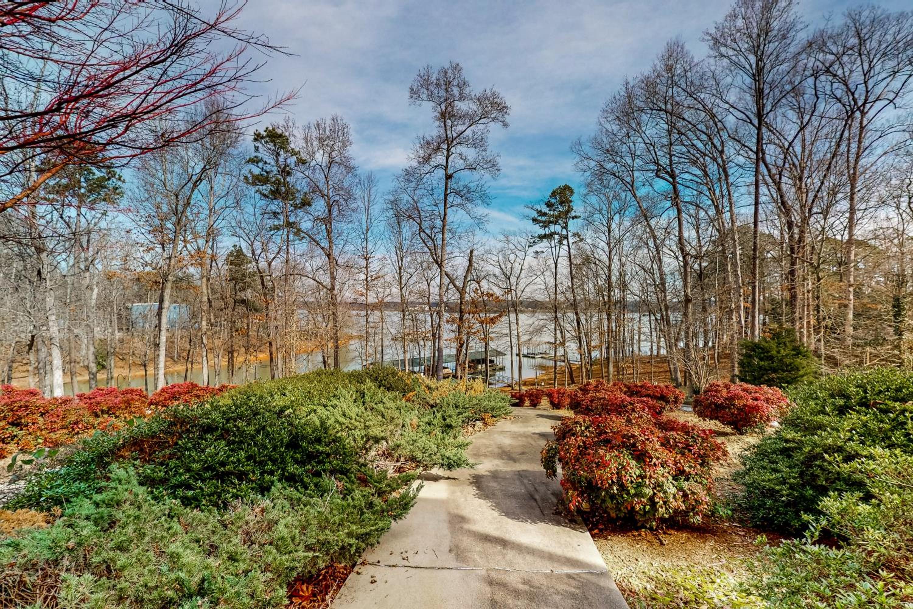 Boat Dock Lake-View Retreat 5 Mi to Dtwn Clemson