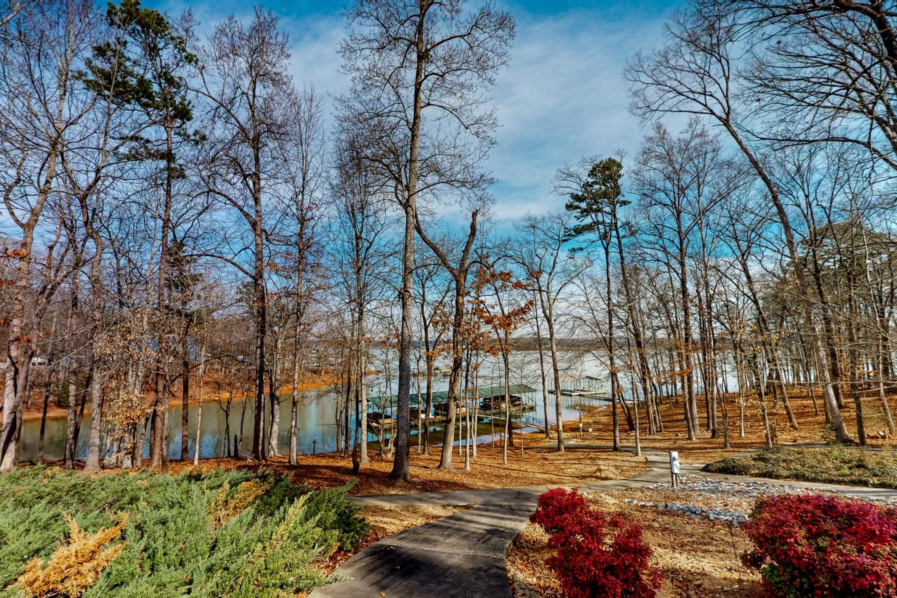 Boat Dock Lake-View Retreat 5 Mi to Dtwn Clemson