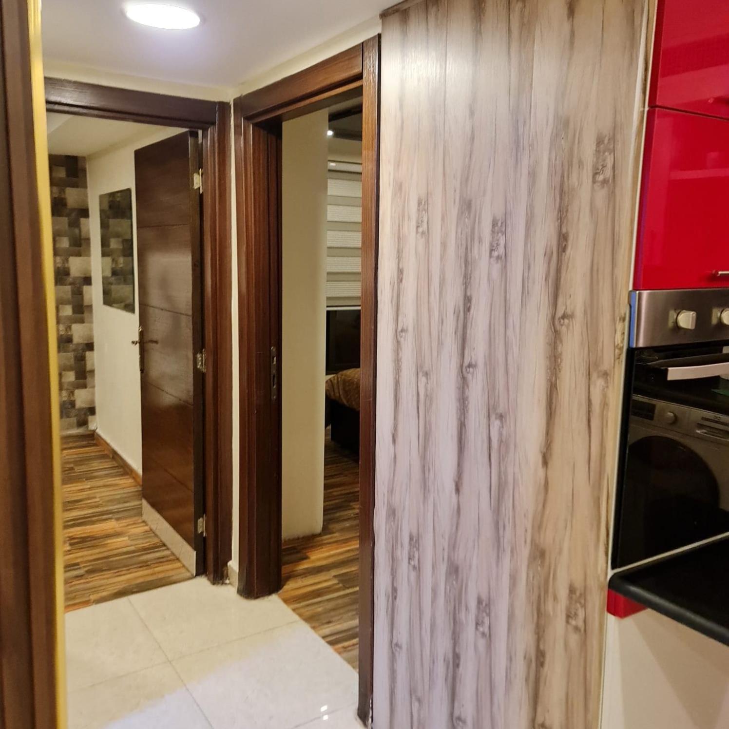 Quadro apartment