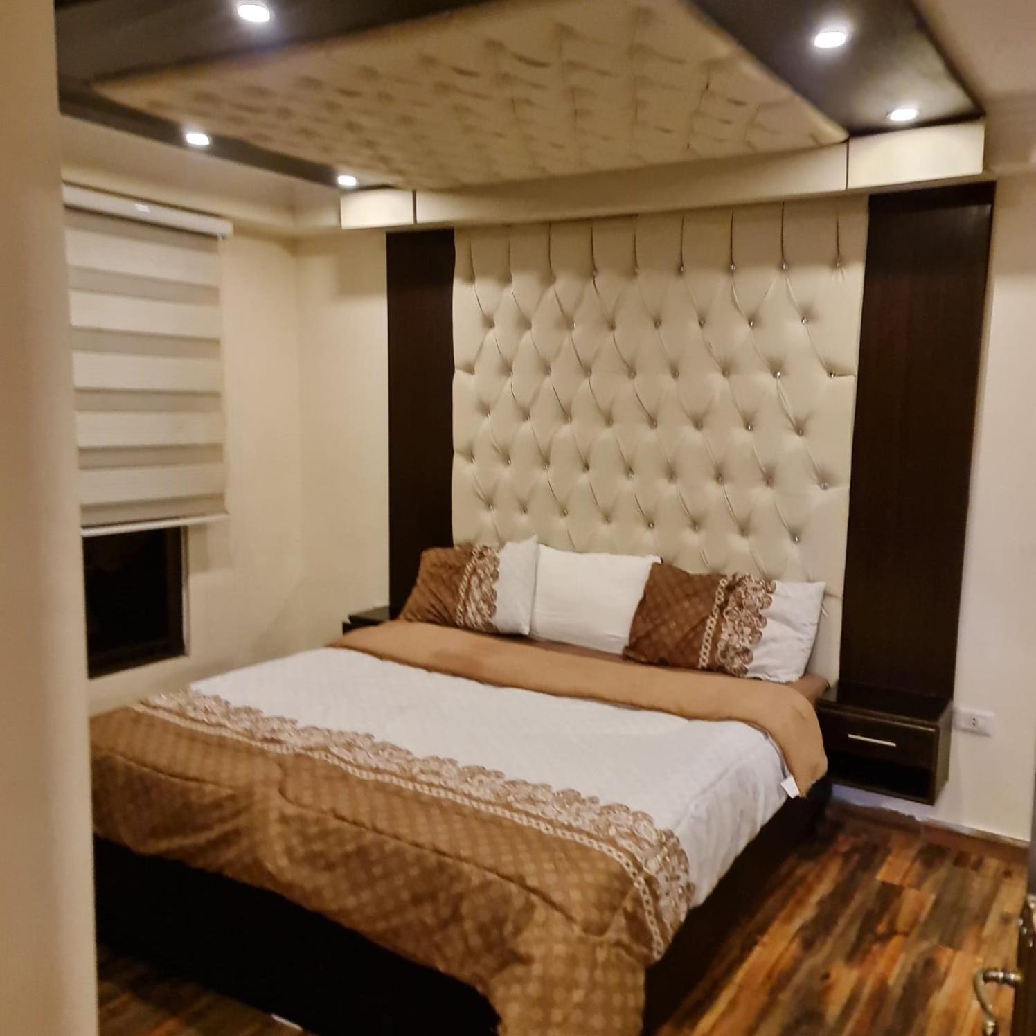 Quadro apartment
