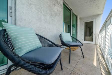 NEW Contempo Condo - Bay Views & All Amenities