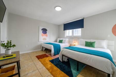 NEW Contempo Condo - Bay Views & All Amenities