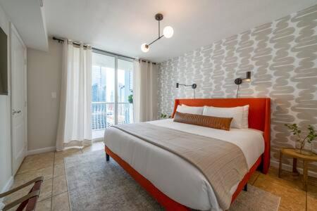 NEW Contempo Condo - Bay Views & All Amenities
