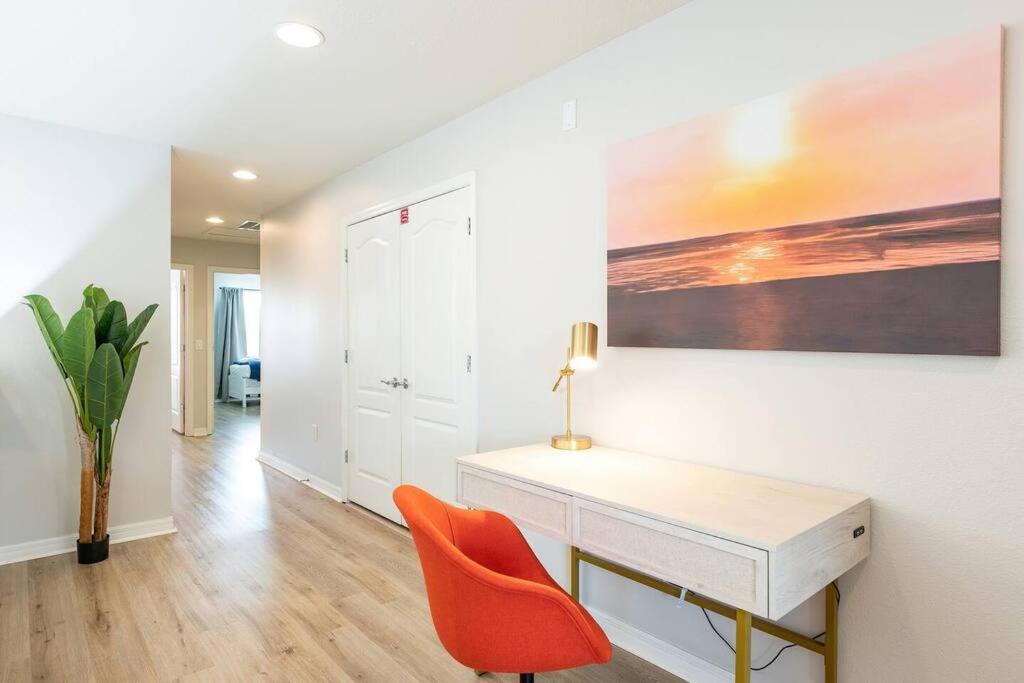 Utopia - 5 Bedroom Bright and Cheerful Home